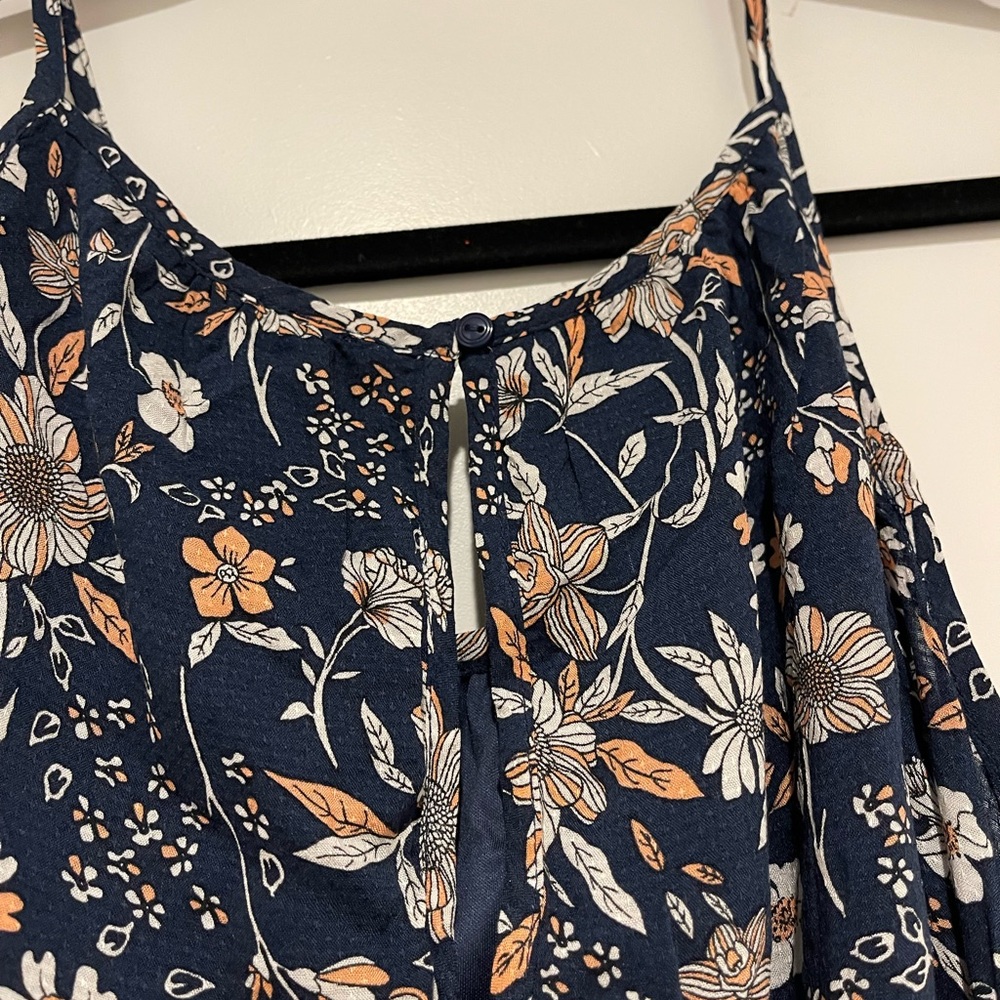Charming Charlie’s size Large cold shoulder floral dress - Picture 4 of 5